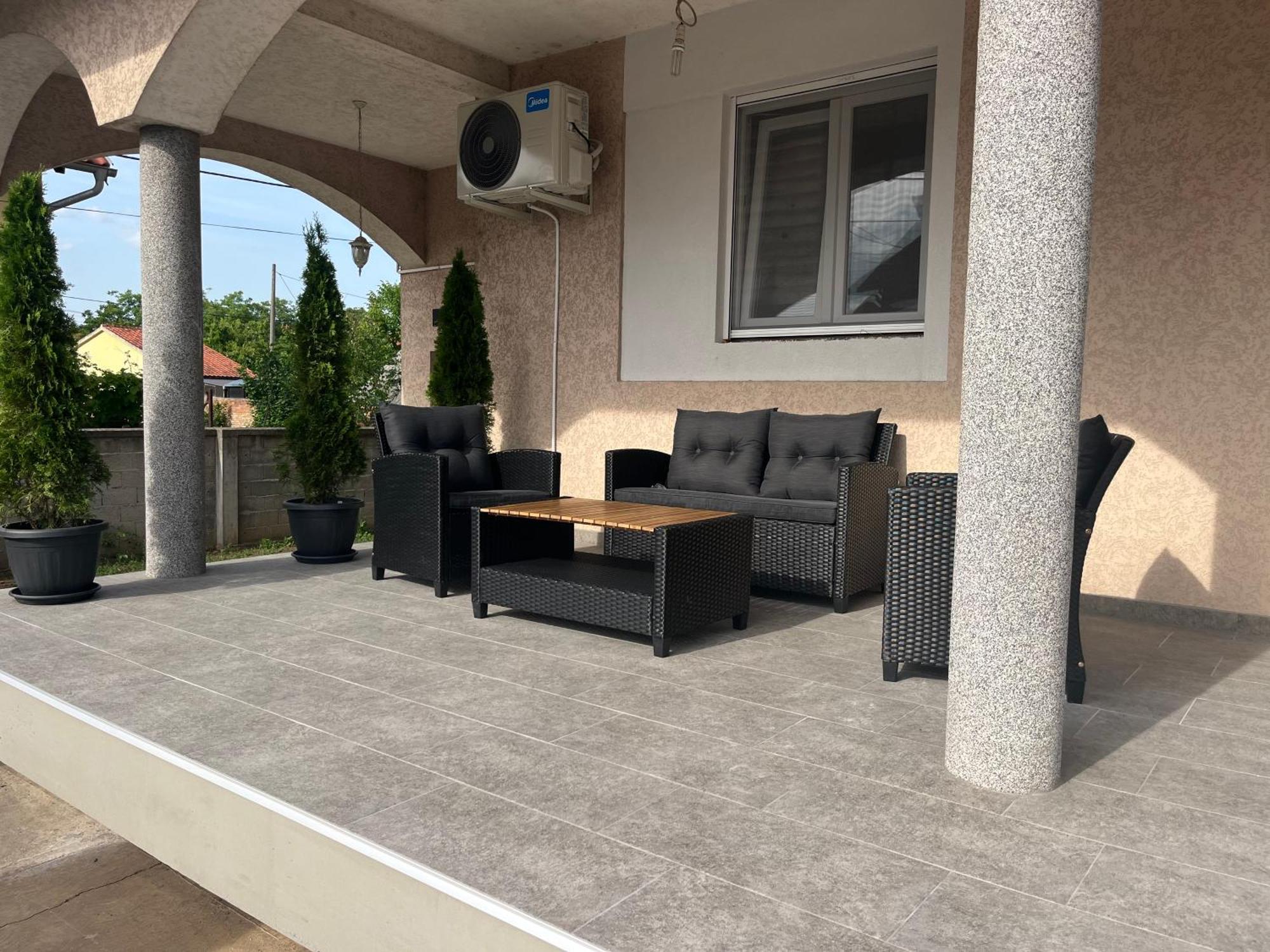 Beoair Apartments Surčin Екстериор снимка