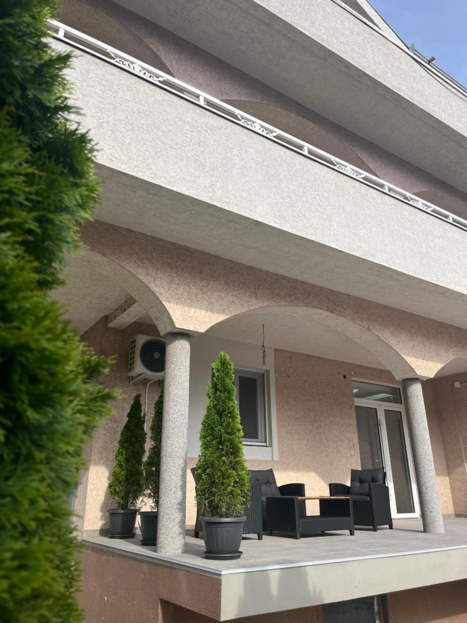 Beoair Apartments Surčin Екстериор снимка