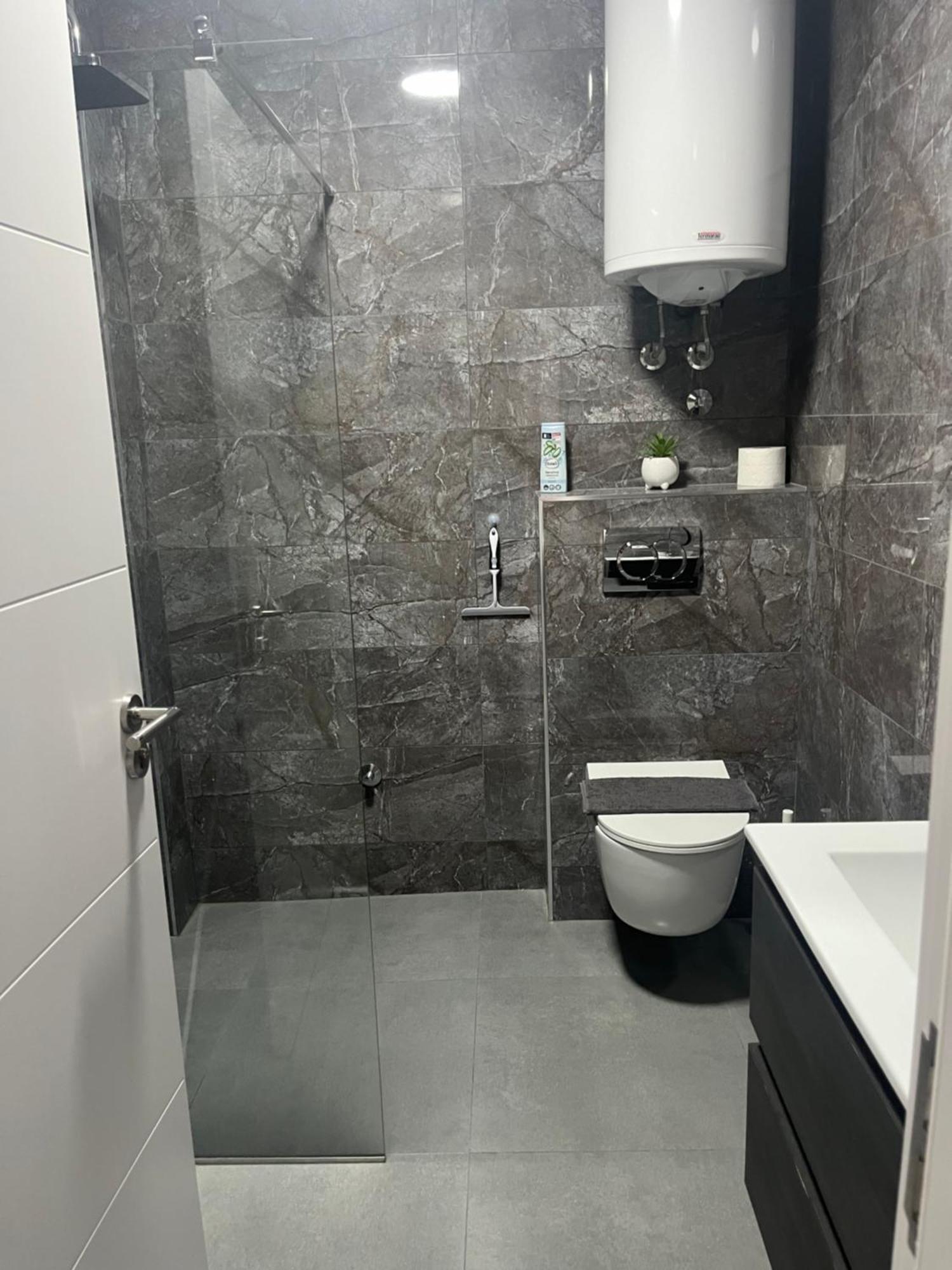 Beoair Apartments Surčin Екстериор снимка
