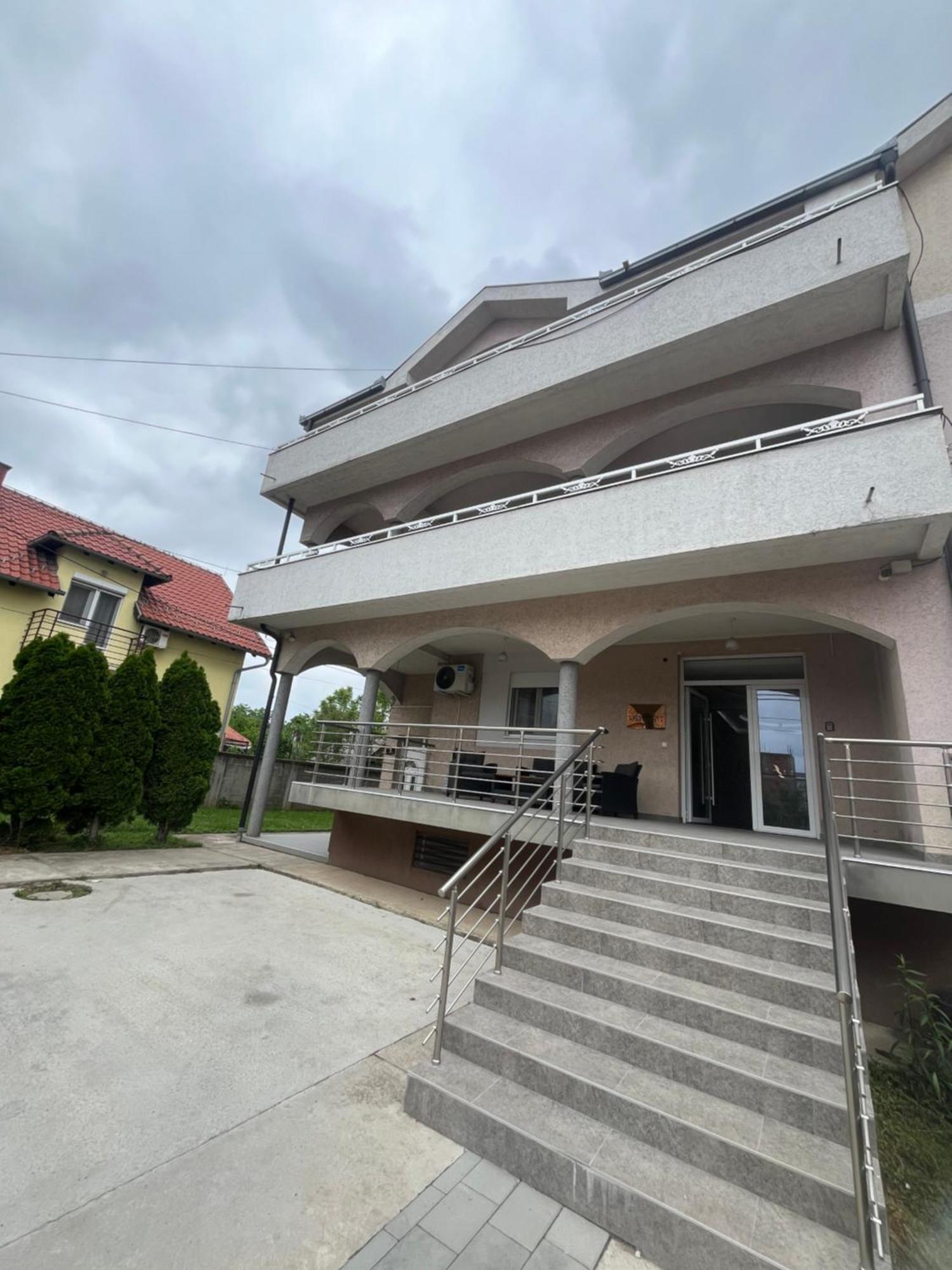 Beoair Apartments Surčin Екстериор снимка